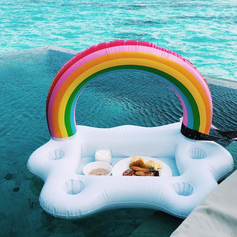 0.54kgs Cloud Shaped Swimming Pool Float Party Floating Drink Holder For Pool