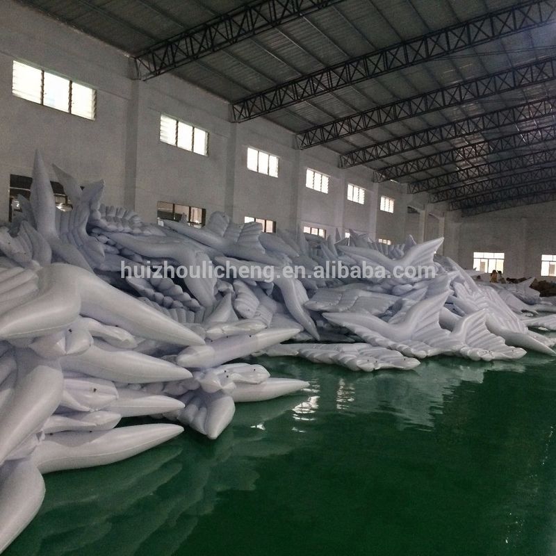 Butterfly Wings Inflatable Pool Float 250 X 180cm Customized Logo Angel Wings Pool Float